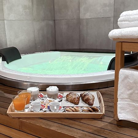 Olympus Capua Hotell Eksteriør bilde
